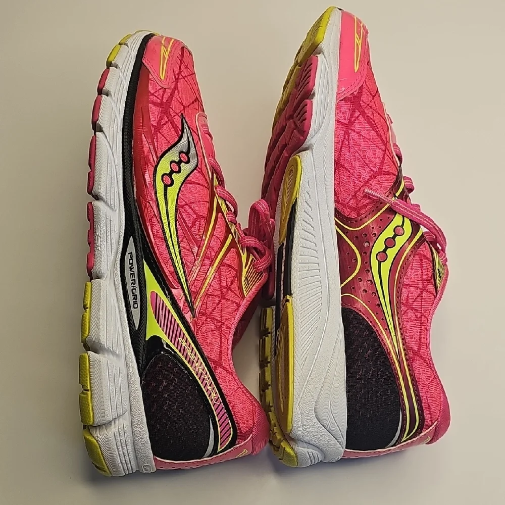 Saucony dynamic pink